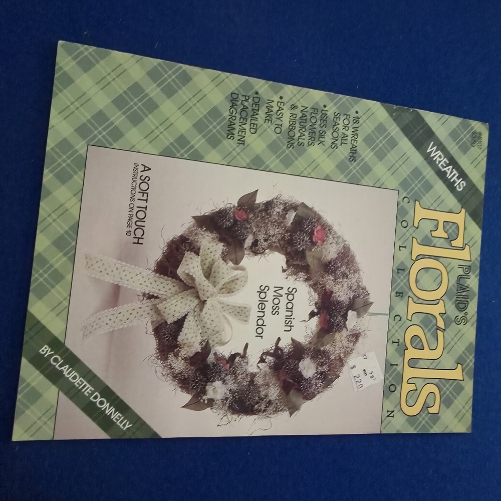 Assorted Craft Booklets - Picture 7 of 12